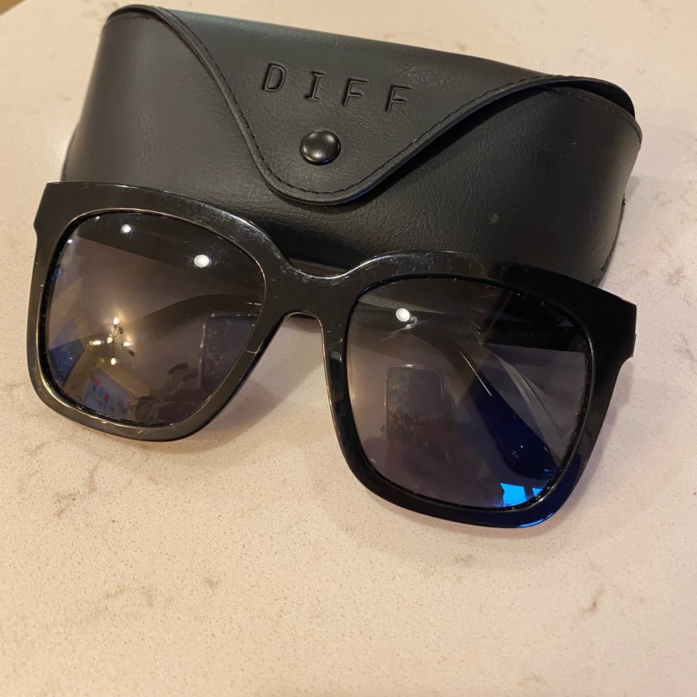 COPY - Diff sunglasses